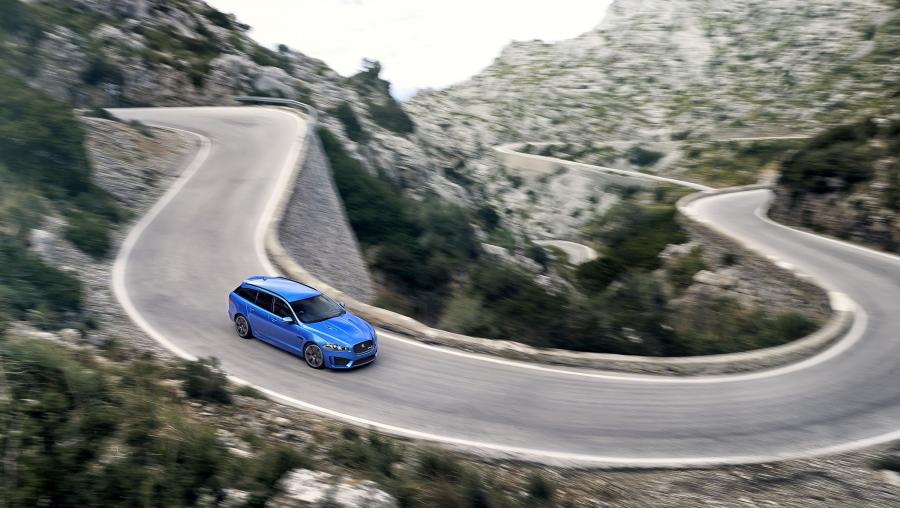  Jaguar XFR-S Sportbrake 2014 года  (UK) (фото 40 из 50)